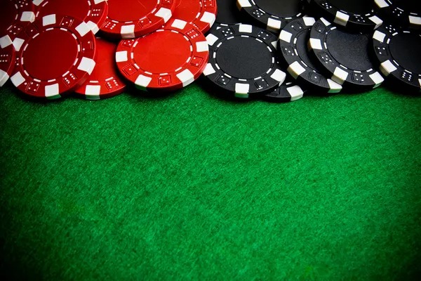 Dealer spinning the wheel during live session
